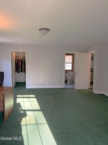 5 King James Court, Saratoga Springs, NY 12866