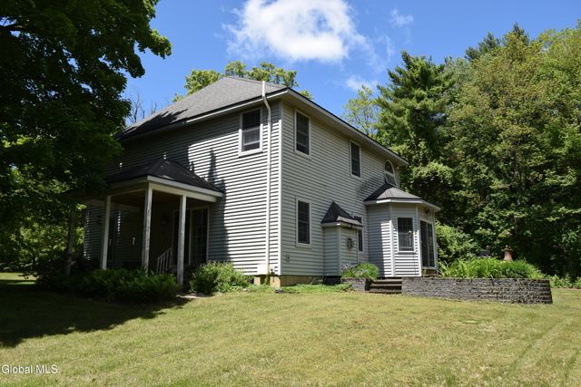 5 King James Court, Saratoga Springs, NY 12866