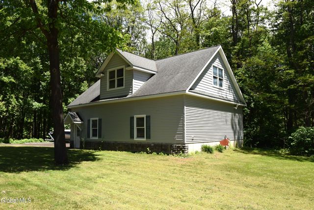5 King James Court, Saratoga Springs, NY 12866