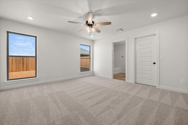 2404 Aberdeen Avenue, Wolfforth, TX 79382