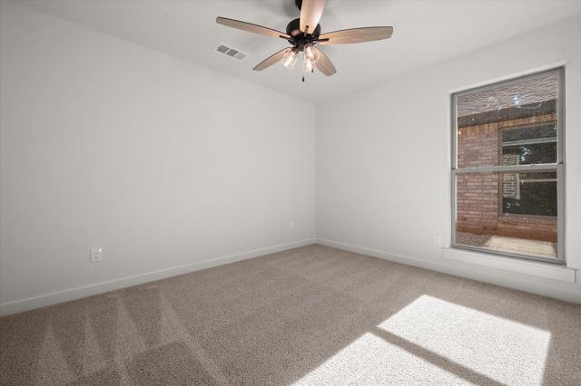 2404 Aberdeen Avenue, Wolfforth, TX 79382