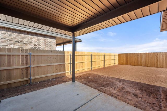 2404 Aberdeen Avenue, Wolfforth, TX 79382