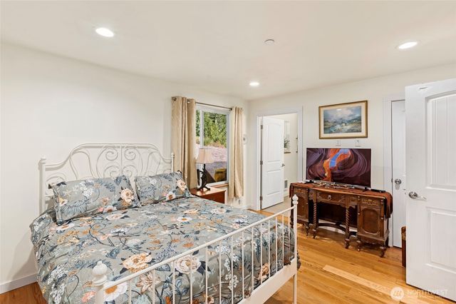 5728 NW Littlewood Lane, Silverdale, WA 98383