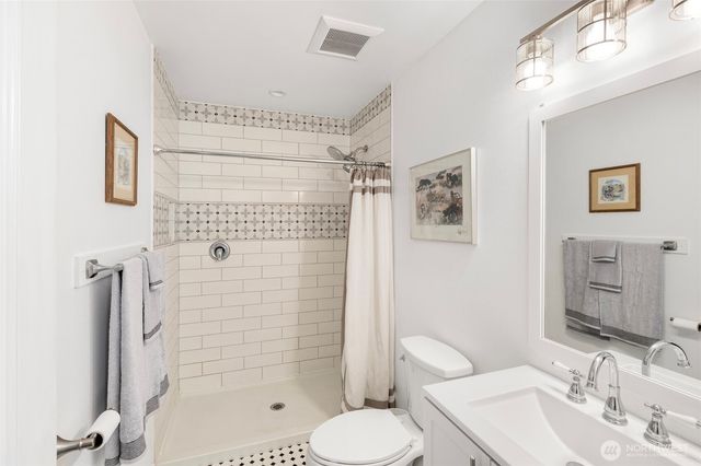 5728 NW Littlewood Lane, Silverdale, WA 98383