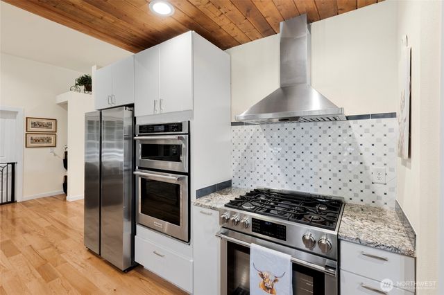 5728 NW Littlewood Lane, Silverdale, WA 98383