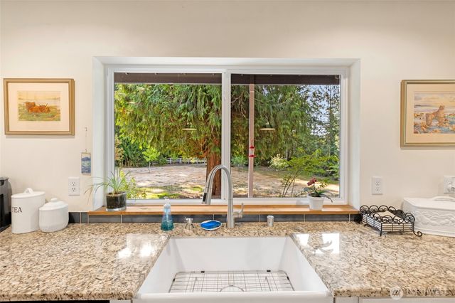 5728 NW Littlewood Lane, Silverdale, WA 98383