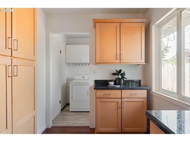 2136 Se 181ST Ave, Portland, OR 97233