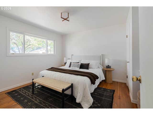 2136 Se 181ST Ave, Portland, OR 97233