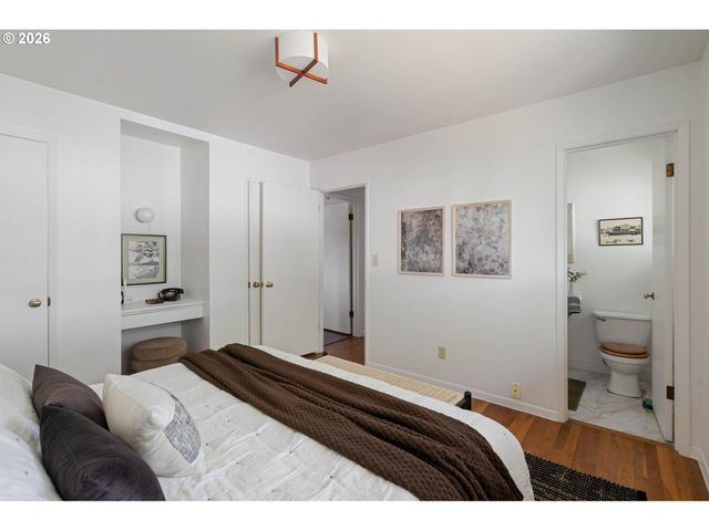 2136 Se 181ST Ave, Portland, OR 97233