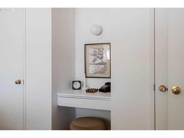 2136 Se 181ST Ave, Portland, OR 97233