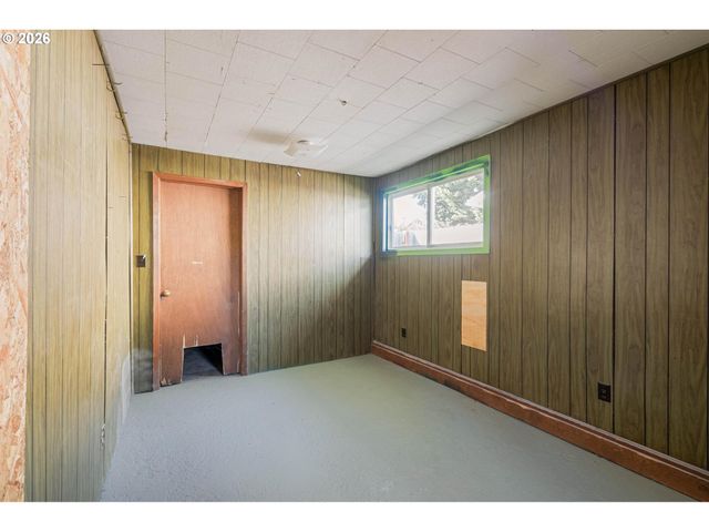 2136 Se 181ST Ave, Portland, OR 97233
