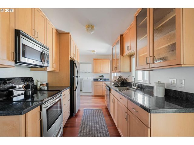 2136 Se 181ST Ave, Portland, OR 97233