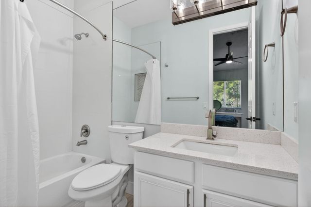 2457 NE 14th Street 2457, Pompano Beach, FL 33062