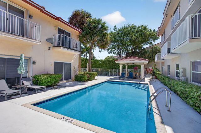 2457 NE 14th Street 2457, Pompano Beach, FL 33062