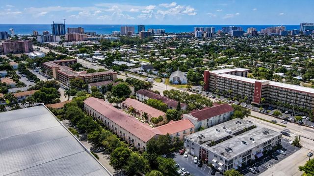 2457 NE 14th Street 2457, Pompano Beach, FL 33062