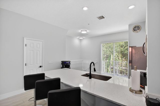 2457 NE 14th Street 2457, Pompano Beach, FL 33062