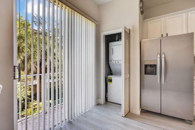 2457 NE 14th Street 2457, Pompano Beach, FL 33062