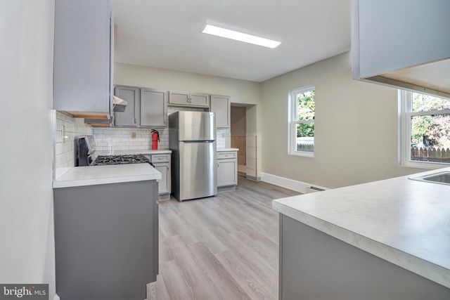 24 NEW TRENT ST, Ewing, NJ 08638