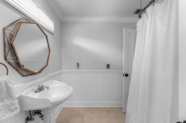 5810 SW 89th Ct, Miami, FL 33173