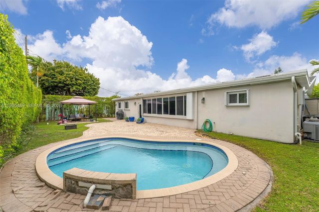 5810 SW 89th Ct, Miami, FL 33173