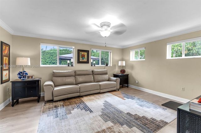 5810 SW 89th Ct, Miami, FL 33173