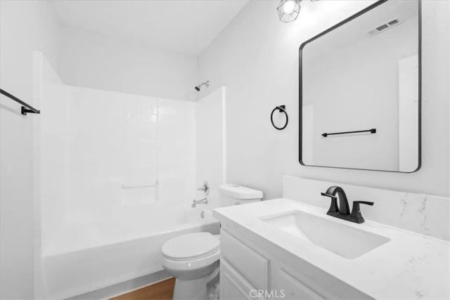 11 Plaza Avila, Lake Elsinore, CA 92532