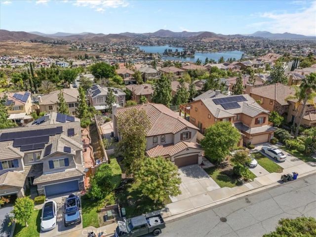 11 Plaza Avila, Lake Elsinore, CA 92532