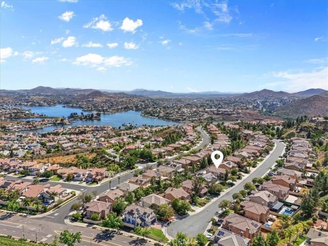 11 Plaza Avila, Lake Elsinore, CA 92532