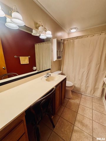 1405 W CRESTWOOD Drive, Peoria, IL 61614