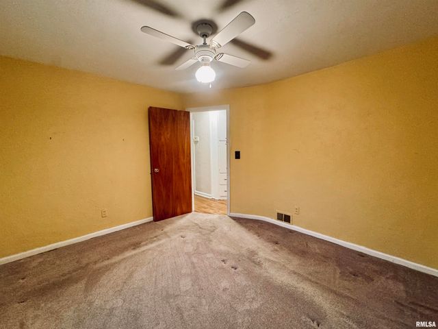 1405 W CRESTWOOD Drive, Peoria, IL 61614