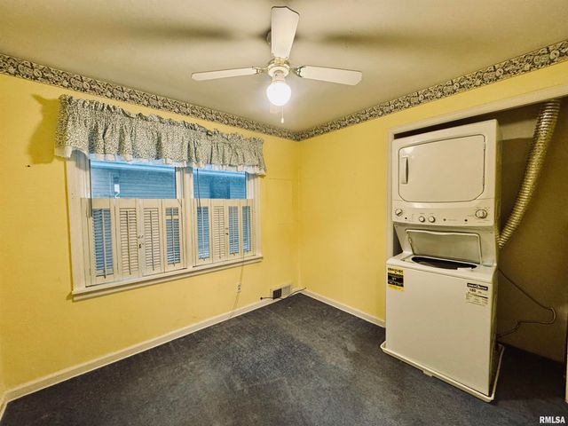 1405 W CRESTWOOD Drive, Peoria, IL 61614