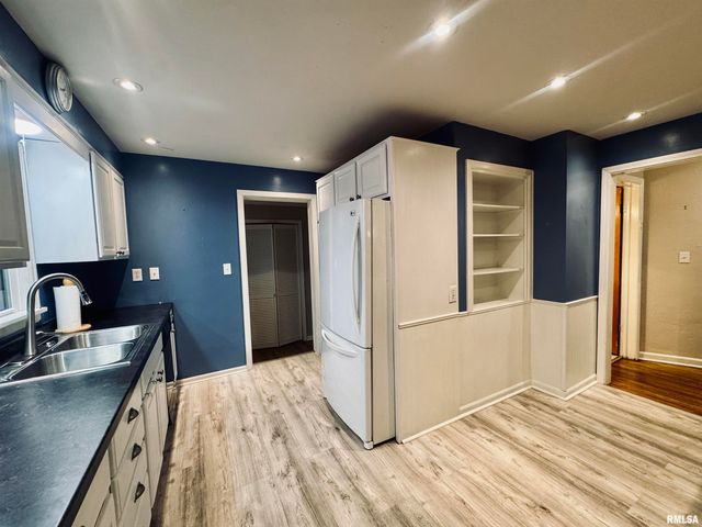 1405 W CRESTWOOD Drive, Peoria, IL 61614