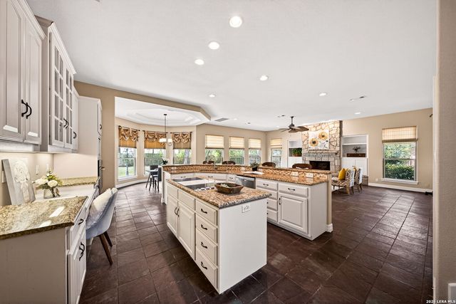 31 Royal Waters Dr, San Antonio, TX 78248