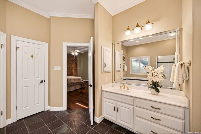 31 Royal Waters Dr, San Antonio, TX 78248