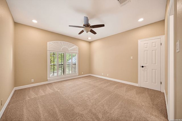 31 Royal Waters Dr, San Antonio, TX 78248