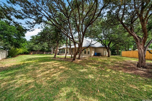 31 Royal Waters Dr, San Antonio, TX 78248