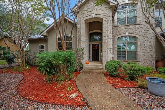 31 Royal Waters Dr, San Antonio, TX 78248
