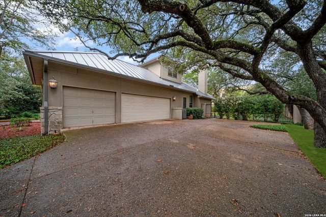 31 Royal Waters Dr, San Antonio, TX 78248