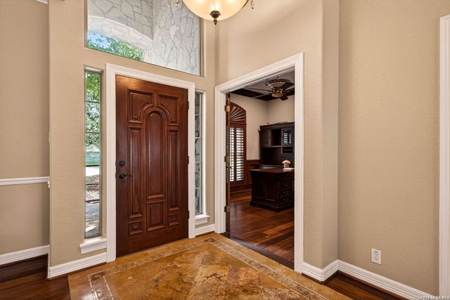 31 Royal Waters Dr, San Antonio, TX 78248