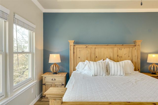 330 Southwind RD, Point Venture, TX 78645