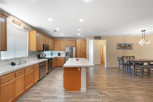 13864 Grant Way, Oak Hills, CA 92344