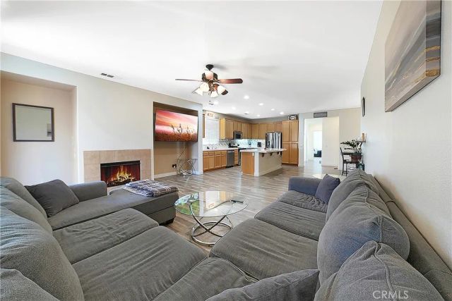 13864 Grant Way, Oak Hills, CA 92344