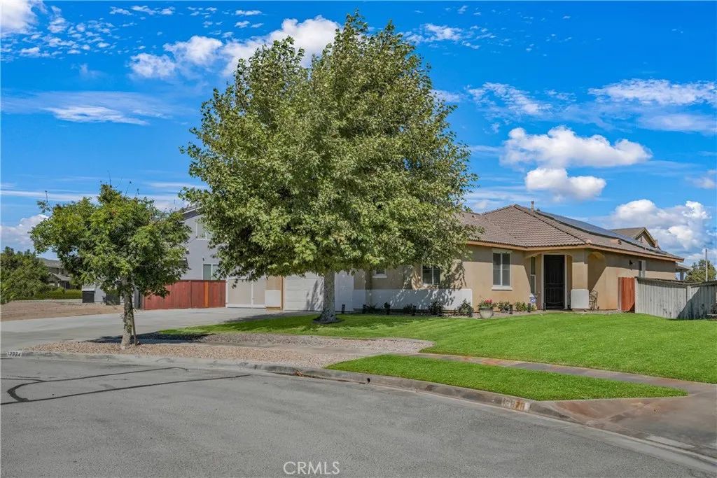 13864 Grant Way, Oak Hills, CA 92344