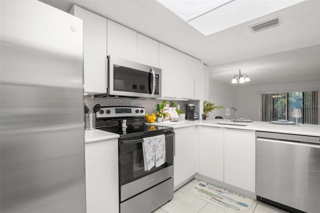 125 CYPRESS LANE 125, Oldsmar, FL 34677