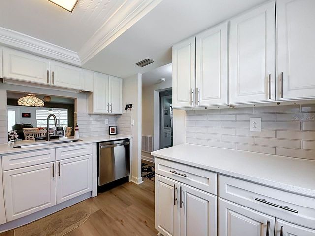 4142 HAMPTON DRIVE 4142, New Port Richey, FL 34652