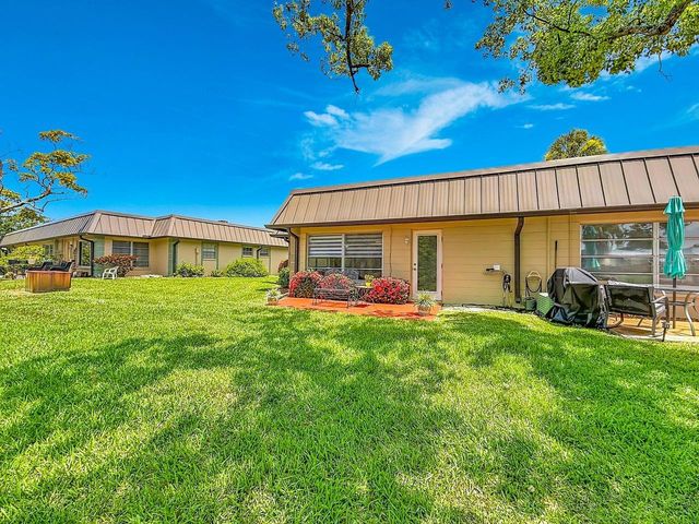 4142 HAMPTON DRIVE 4142, New Port Richey, FL 34652
