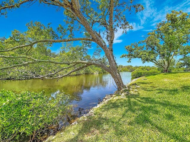 4142 HAMPTON DRIVE 4142, New Port Richey, FL 34652