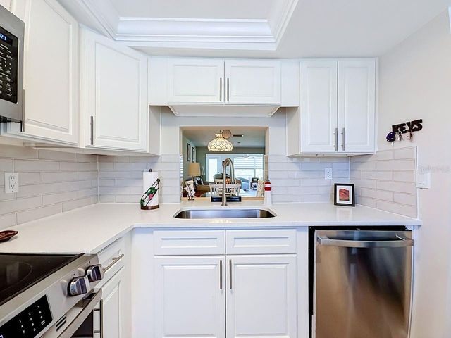 4142 HAMPTON DRIVE 4142, New Port Richey, FL 34652