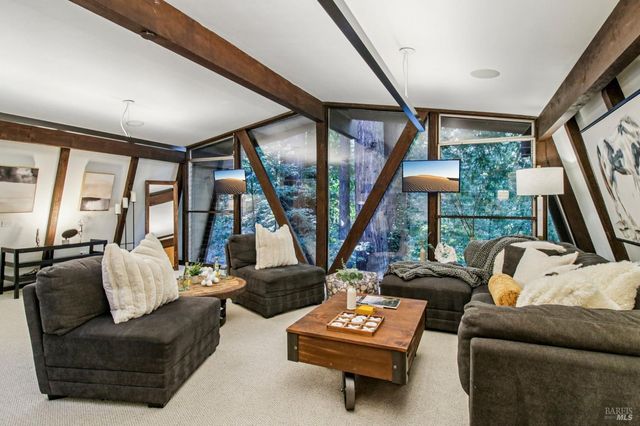 391 San Geronimo Valley Dr, San Geronimo, CA 94963