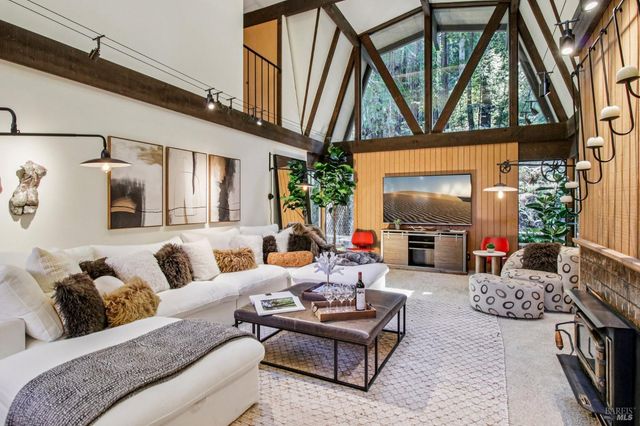 391 San Geronimo Valley Dr, San Geronimo, CA 94963